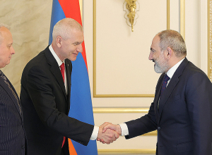 Премьер-министр Пашинян принял министра спорта РФ Олега Матыцина