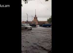 Ереванские улицы во время дождя