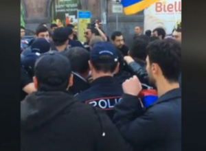 Երիտասարդները փակել են Թումանյան-Նալբանդյան փողոցը․ ՈՒՂԻՂ