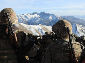 В восточной части границы азербайджанские ВС открыли огонь по армянским позициям: МО