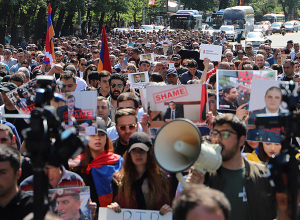 Լարված վիճակ նախագահականի մոտ՝ Լիտվայի նախագահի այցի ժամանակ