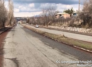 Ծիծեռնակաբերդի խճուղին շարունակում է երկկողմանի փակ մնալ