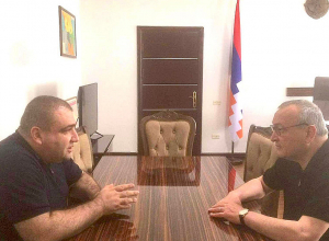 Արցախի ԱԺ նախագահը Երևանում հանդիպել է ԱՀ կառավարության օպերատիվ շտաբի պետի հետ
