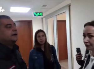 Полковник просит депутатов выключить телефоны