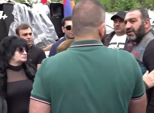 Վիճաբանություն՝ քաղաքացու և ցուցարարների միջև