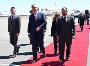 Չեռնոգորիայի նախագահին «Զվարթնոց» օդանավակայանում դիմավորել է Վահան Քերոբյանը