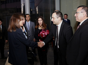 Мэр Парижа Анн Идальго находится в Армении