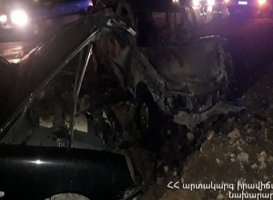 Երևան-Մեղրի ավտոճանապարհին բախվել են 3 մեքենա. նրանցից մեկը բռկվել է