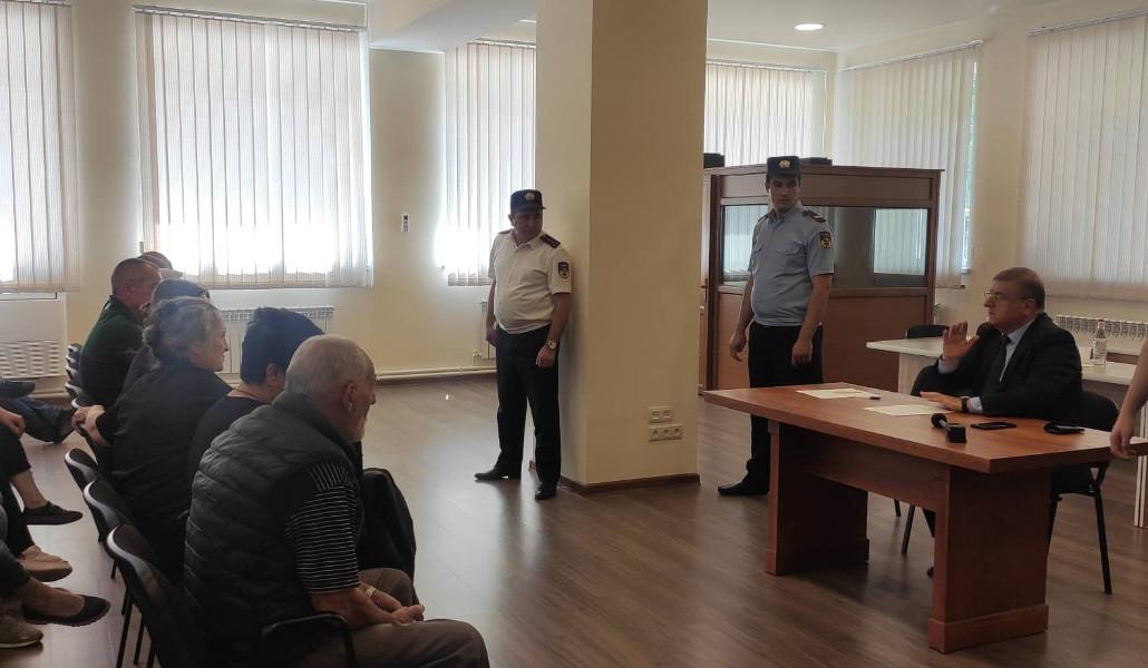 l-209x0wh-1582x922z-0.4967