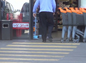 Пойман человек, укравший 2000 долларов с пункта обмена валюты