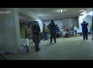 Զինվորի մայրը մեկնել է Թաղավարտ. ավտոտնակը վերածել են հոսպիտալի և բուժօգնոթյուն ցուցաբերել