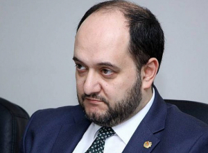 Մայրաքաղաքի քարտեզից ջնջվեց մեր պատմության ամենամեծ սրիկաներից մեկի անունը․ Արայիկ Հարությունյան