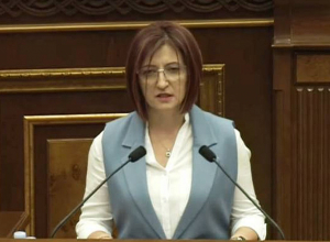 Գայանե Եղիազարյանը երդմամբ ստանձնեց պատգամավորական մանդատը