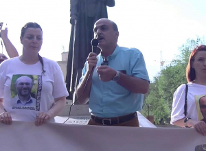 Բևեռը ակցիա է իրականացնում. Ուղիղ