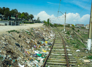ՀԿԵ-ն և Երևանի քաղաքապետարանը տոննաներով աղբ են հանել երկաթուղային գծերից