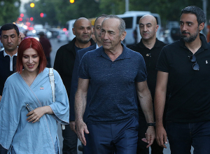 Митинг оппозиции на площади Франции: ПРЯМОЙ ЭФИР