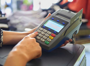 ԿԲ-ն որոշել է սահմանափակել բանկային քարտերով վճարումներից գանձվող միջնորդավճարի առավելագույն չափերը