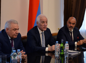 Ձեր խնդիրները մեր խնդիրներն են. Վահագն Խաչատուրյանը հանդիպել է Ռուսաստանի հայ համայնքի ներկայացուցիչների հետ