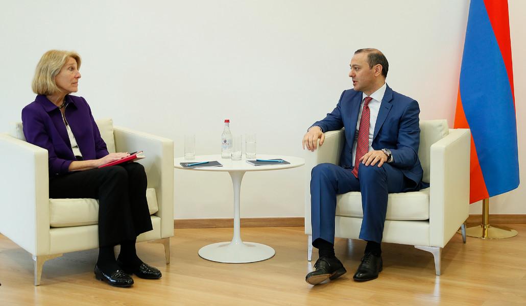 EAA9576A-DED5-4E4A-B092-431F660ADBE9