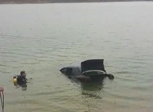 Ավտոմեքենան ընկել է Ազատի ջրամբարը և սուզվել