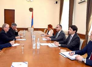 Տիգրան Խաչատրյանը հանդիպել է ԱԶԲ ներկայացուցիչների հետ