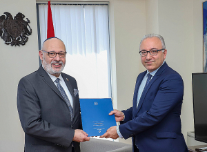 Իսրայելի նորանշանակ դեսպանն իր հավատարմագրերի պատճենը հանձնեց ՀՀ ԱԳ նախարարի տեղակալին
