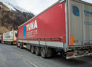 Լարսը փակ է բեռնատարների համար