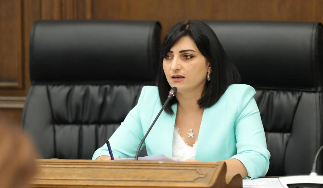 Թագուհի Թովմասյան