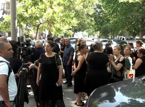 Զոհված զինծառայողների հարազատները Գլխավոր դատախազության մոտ են. ՈՒՂԻՂ