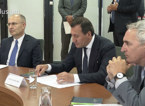 Վարչապետը հանդիպել է արտախորհրդարանական քաղաքական ուժերի  ղեկավարներին