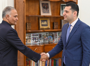 Вице-премьер Матевосян принял секретаря Западного направления МИД Индии Санджая Верму