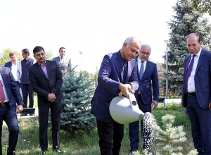 Սանջայ Վերման այցելել է Ծիծեռնակաբերդի հուշահամալիր