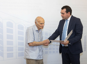 90-ամյա երկրաբան Հրաչյա Չուրաբյանին շնորհակալագիր է հանձնվել