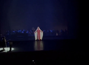 Հոլոգրաֆիկ Հերացին միջնադարից ողջունեց Կենսաբանության միջազգային օլիմիպիադայի մասնակիցներին