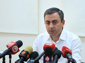 Ե՞րբ և ո՞ր պարագայում ընդդիմությունը մանդատները վայր կդնի․ Սաղաթելյանի մեկնաբանությունը