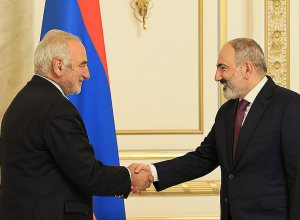 Премьер-министр принял французского политического деятеля армянского происхождения Жоржа Кепенекяна