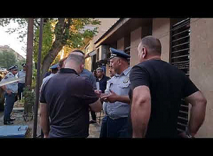 Уголовные следователи раскрыли случай хулиганства с пистолетом и ножом