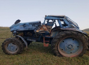 Շաղատ գյուղի մոտակա դաշտում «Բելառուս» մակնիշի տրակտորը գլորվել է մոտակա ձորակը․ վարորդը տեղում մահացել է: