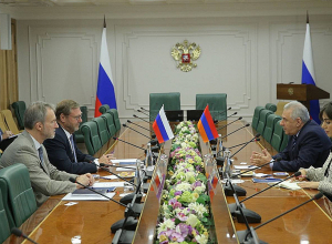 Դեսպան Վաղարշակ․Հարությունյանը հանդիպել է ՌԴ ԴԽ նախագահի տեղակալ Կ․Կոսաչյովի հետ