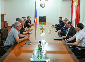 Արցախի պետնախարարն ընդունել է «Փարոս» հիմնադրամի պատվիրակությանը