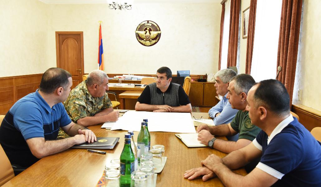 010822UzhayinKhorhrdakc