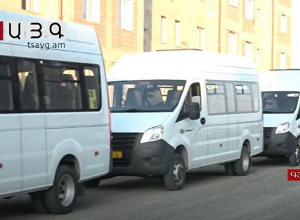 Սպասված տրանսպորտը՝ մեկ տարի անց. փողոց դուրս եկան Գյումրու նոր երթուղայինները