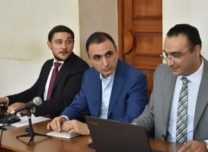 «Ես ոչ թե կալանավոր եմ, այլ՝ երկրում գործող վարչակազմի պատանդի կարգավիճակում եմ». Ավետիք Չալաբյան․ Առավոտ