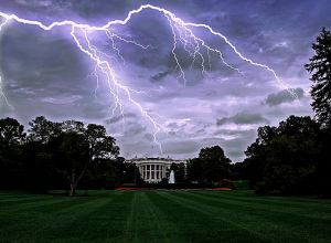 Սպիտակ տան մոտ կայծակի հարվածից չորս մարդ ծայրահեղ ծանր վիճակում տեղափոխվել է հիվանդանոց