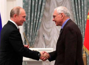 ՌԴ նախագահը Կարեն Շախնազարովին պարգևատրել է «Հայրենիքին մատուցած ծառայությունների համար» շքանշանով