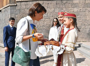 Աննա Հակոբյանը երկօրյա այցով Արագածոտնի մարզում է. նա այցելել է Պռոշյանի տուն-թանգարան և Կարմրավոր Ս. Աստվածածին եկեղեցի