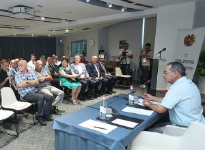 Ես գիտեի, որ իր անտեղյակությունը ցույց կտա․ բանավեճ առաջին գումարման ԳԽ նիստի ժամանակ