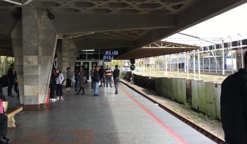 17359521_95TgKYGgBr2_VJpQlTwVRypLnMQqlEdAvR7RsleT1G4