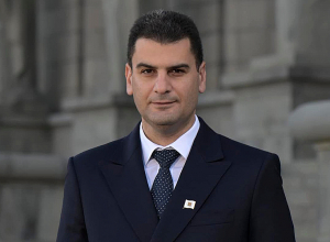 Մեր միակ փրկությունը մեր բանակն ու բանակի թիկունքը ամուր պահող միաբան ու միակուռ հասարակությունն է․ քաղաքապետ