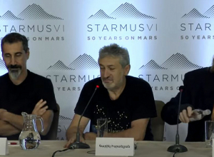 Սերժ Թանկյանը, Ռիք Վեյքմանը, Դերեք Շերինյանը, երաժիշտ՝ Ռոն Թալ Բամբլֆութը և Տիգրան Համասյանը STARMUS-ի ասուլիսին էին մասնակցում